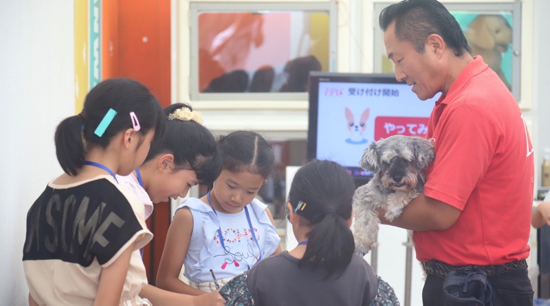 将来トリマーになりたい次女のリクエストで岡崎のわんわん動物園でトリマー体験をしてきた ノマサラ